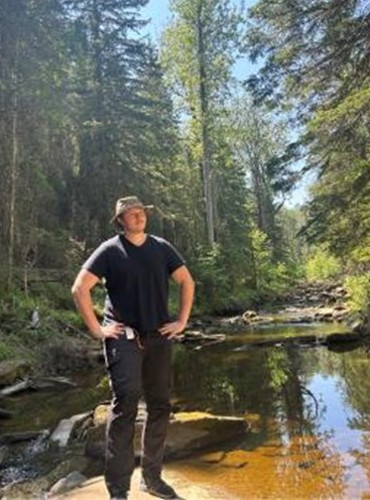 Evan Bio Photo #2.jpg