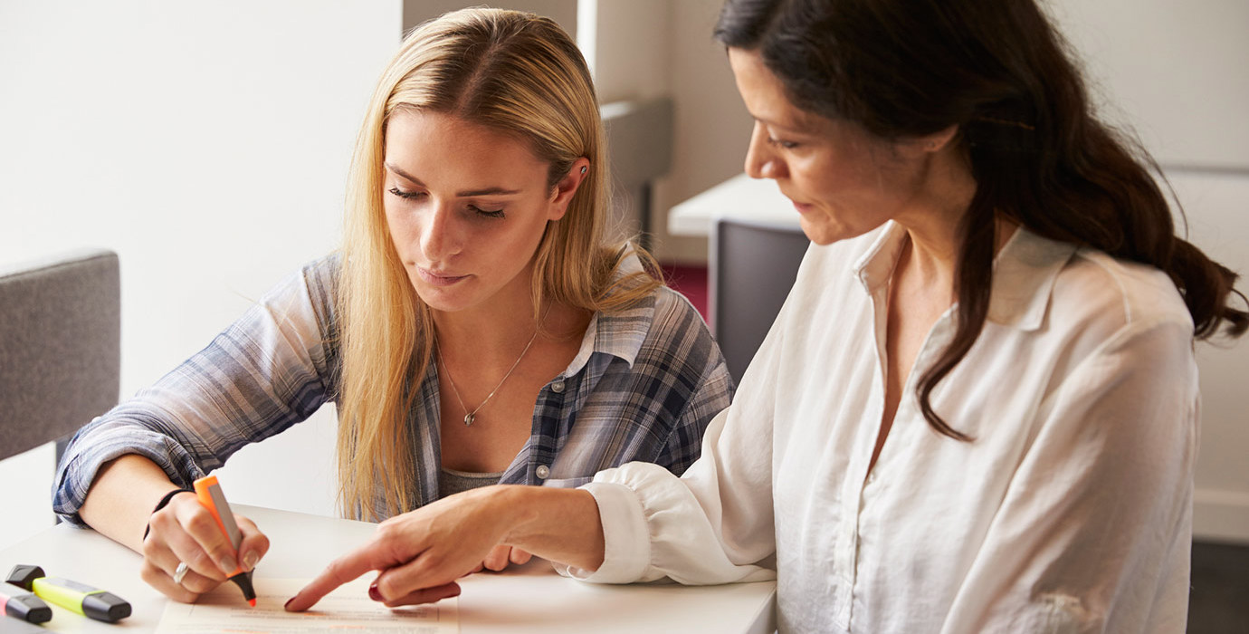 Tutor using learning aids to help a student