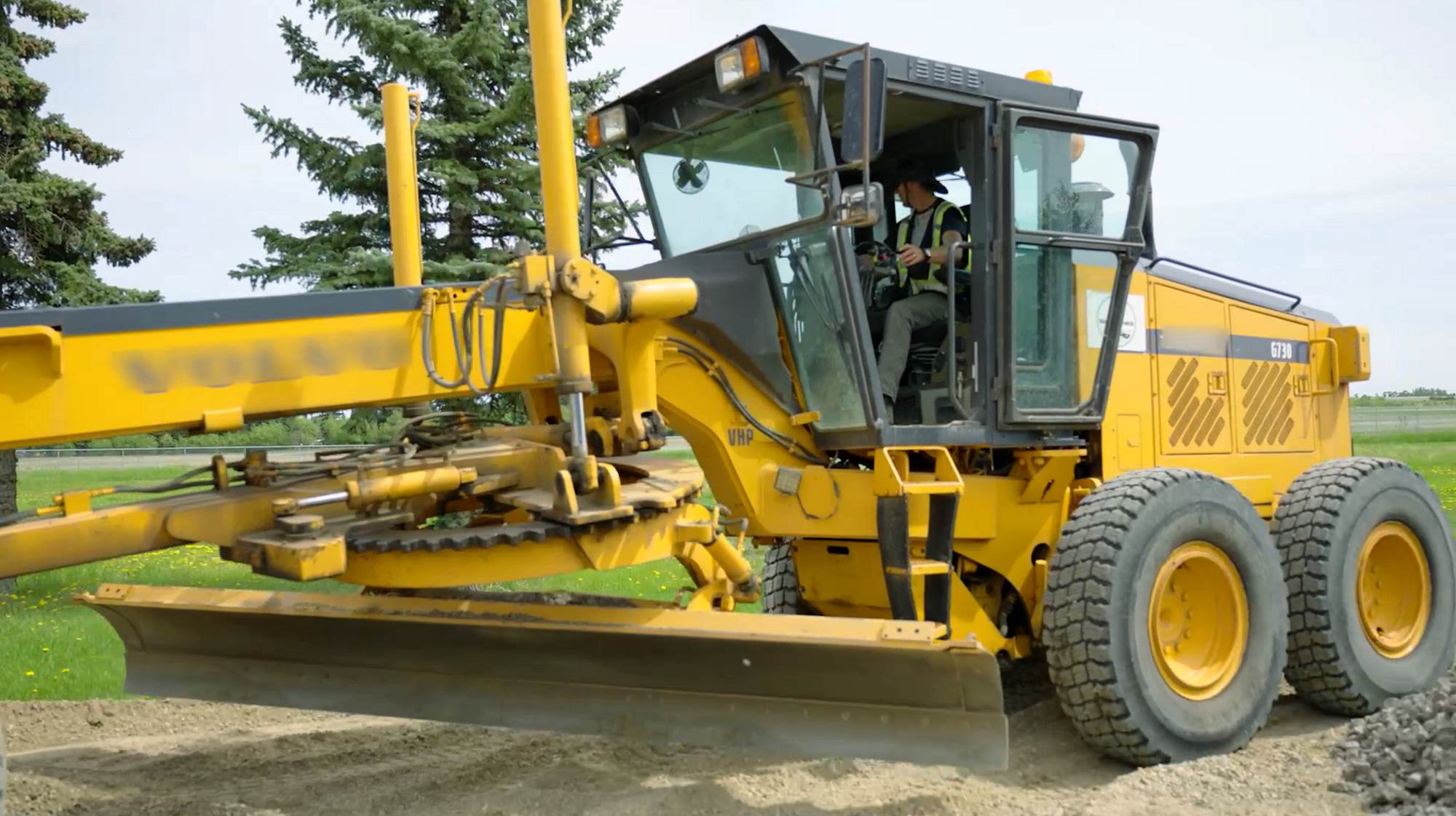 Exploring Traveling Heavy Equipment Operator Jobs